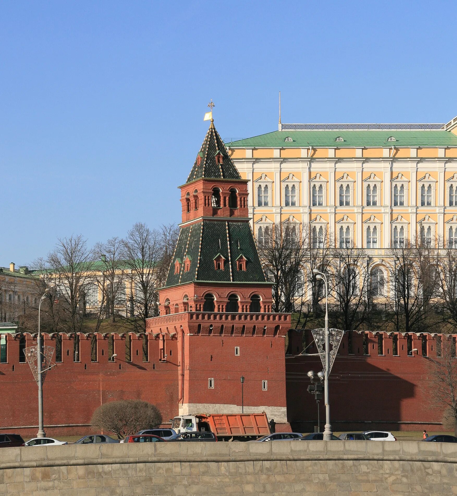 Благовещенская башня. Благовещенская башня башни Московского Кремля. Тайницкая башня Московского Кремля. Кремлевские куранты Благовещенская башня. Какая 1 башня кремля