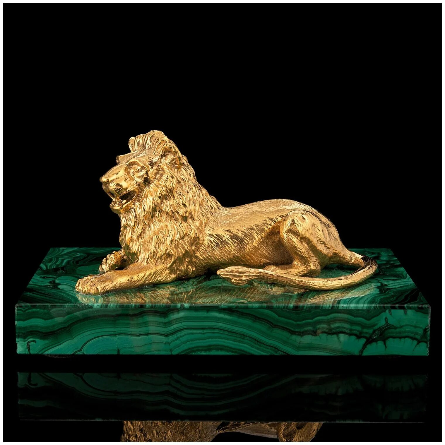 Камни талисманы по знакам зодиака лев. Камень левы. Лев фигурка из позолоты. Камень талисман для льва женщины. Лев из камня купить.