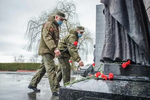 Смертью павших
