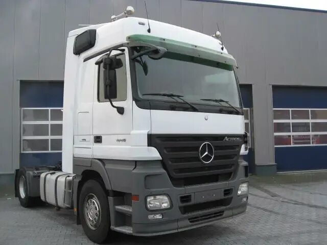 Mercedes Benz Actros 1846. Мерседес Актрос 2007. Мерседес Вендз Актросс 2007. Mercedes Benz Actros 2535. Мерседес актрос мп2 купить