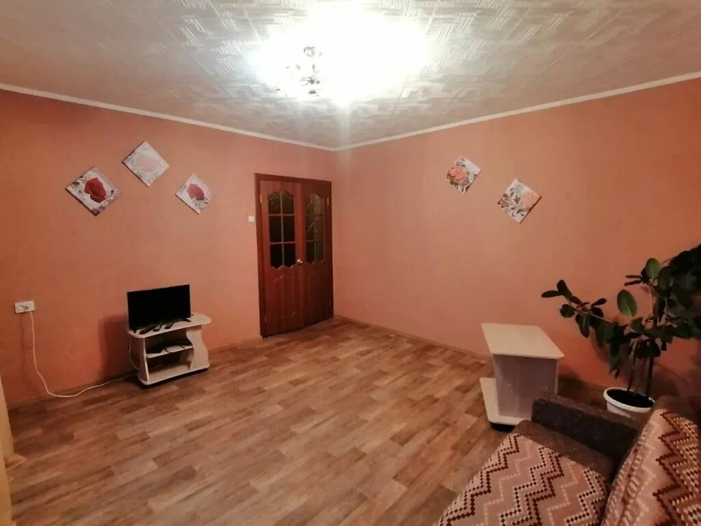 Биробиджан ул пионерская 62а. Пушкина 8 биробиджан. Сниму 1 комнатную квартиру биробиджан. Улица хабаровская в хабаровске. Биробиджан комсомольская квартиры.