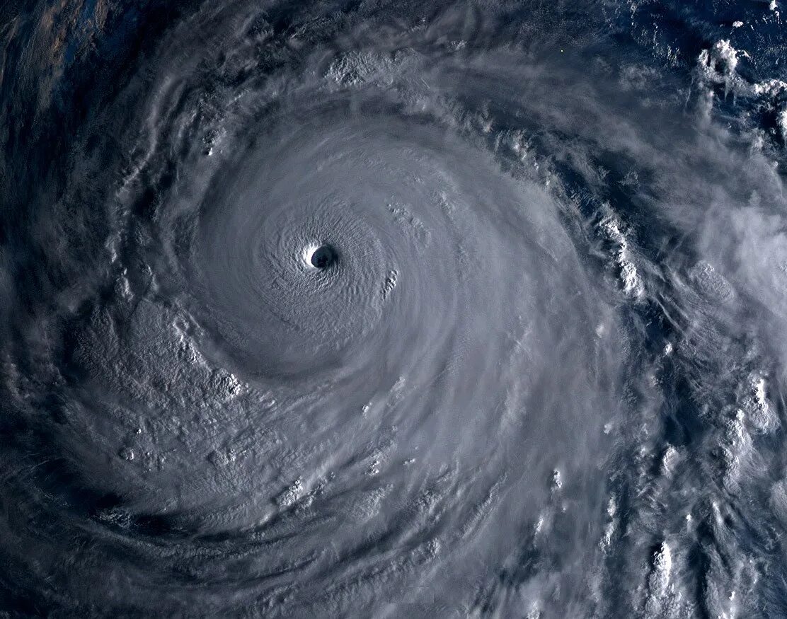 Тайфун Трами. Тайфун воронка. Воронка циклона. Как выглядит Тайфун. Тайфун mp3