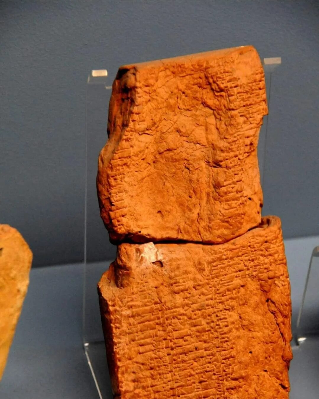 Стелла ур намму. Энлиль бог месопотамии. Судебник ур-намму. Ур намму. Кодекс законов ур намму.