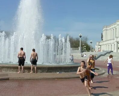 Купаться в апреле