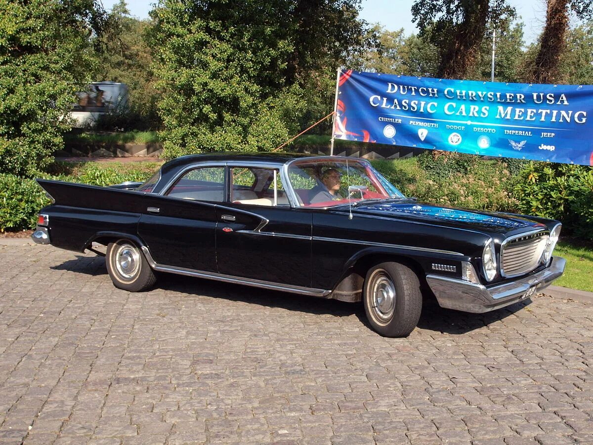 Крайслер саратога. Chrysler Саратога. 1961 Chrysler Saratoga. 1949 Chrysler Saratoga. Крайслер Саратога 1992.