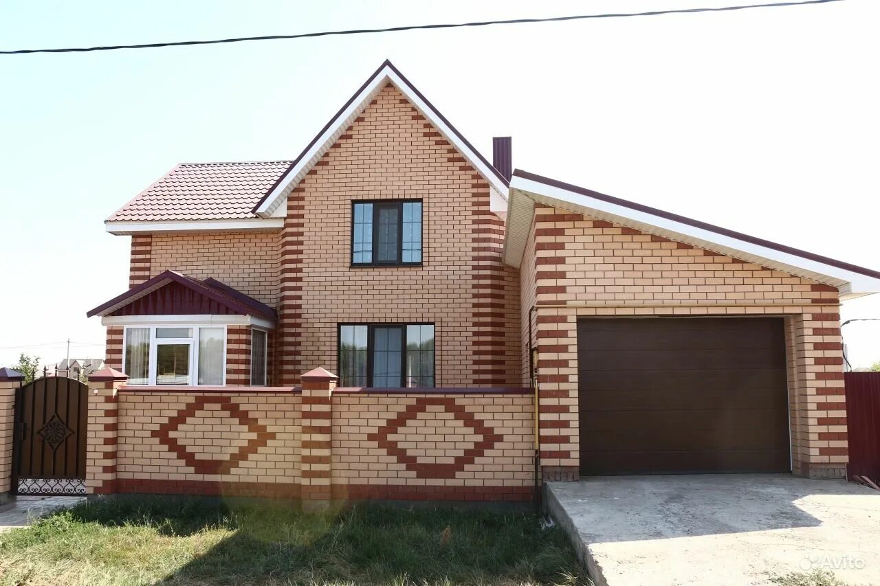 Ривьера поселок южный урал оренбург. Частный дом оренбург. Дом в селе южный урал оренбург. Дома оренбург южный урал. Городская усадьба а.