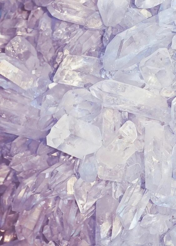 Материал кристалл. Кристаллы. голубой прозрачный камень. синий кристалл. фон кристаллы.