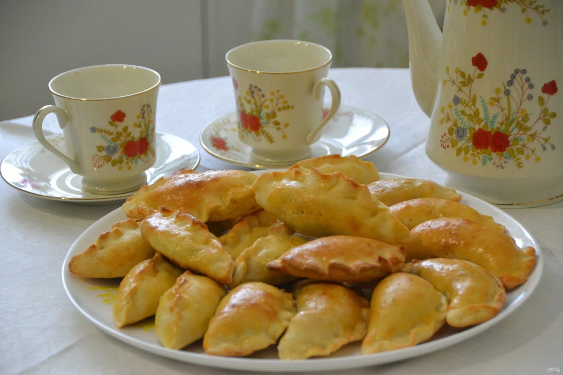 Удмуртская национальная кухня. Пирожки кокроки. Удмуртская выпечка кокроки. Удмуртская Национальная кухня кокрок. Удмуртские пирожки кокроки.