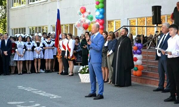 выпускники 13 школы. школа 100. школа 47 воронеж. школа 48. школа 92 воронеж 2022 год.