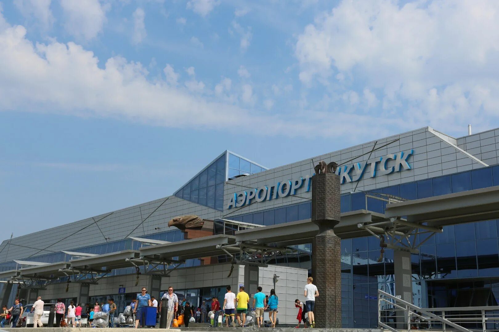 Аэропорты якутии фото. Международный аэропорт якутск имени платона ойунского. аэропорт якутск фотографии. аэровокзал якутск. аэропорт якутск интерьер.
