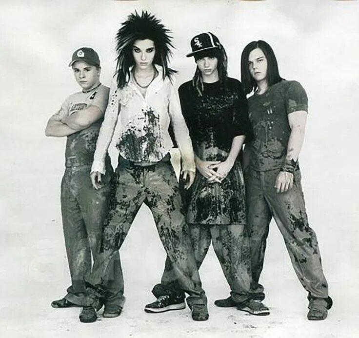 Dogs unleashed токио хотел. Tokio hotel 2009. tokio hotel 2003. tokio hotel humanoid обложка. группа токио.