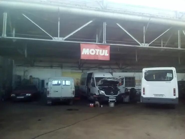 Шиномонтаж хлевное. Автотранспортное предприятие. Техобслуживание грузовых автомобилей. Грузовое сто. Техосмотр грузовых автомобилей.