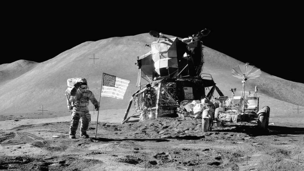 Первая посадка на луну год. Аполлон 11 высадка на луну. Аполлон 1969. Экипаж Аполлон 11 на Луне. 1969 Первый человек на Луне.