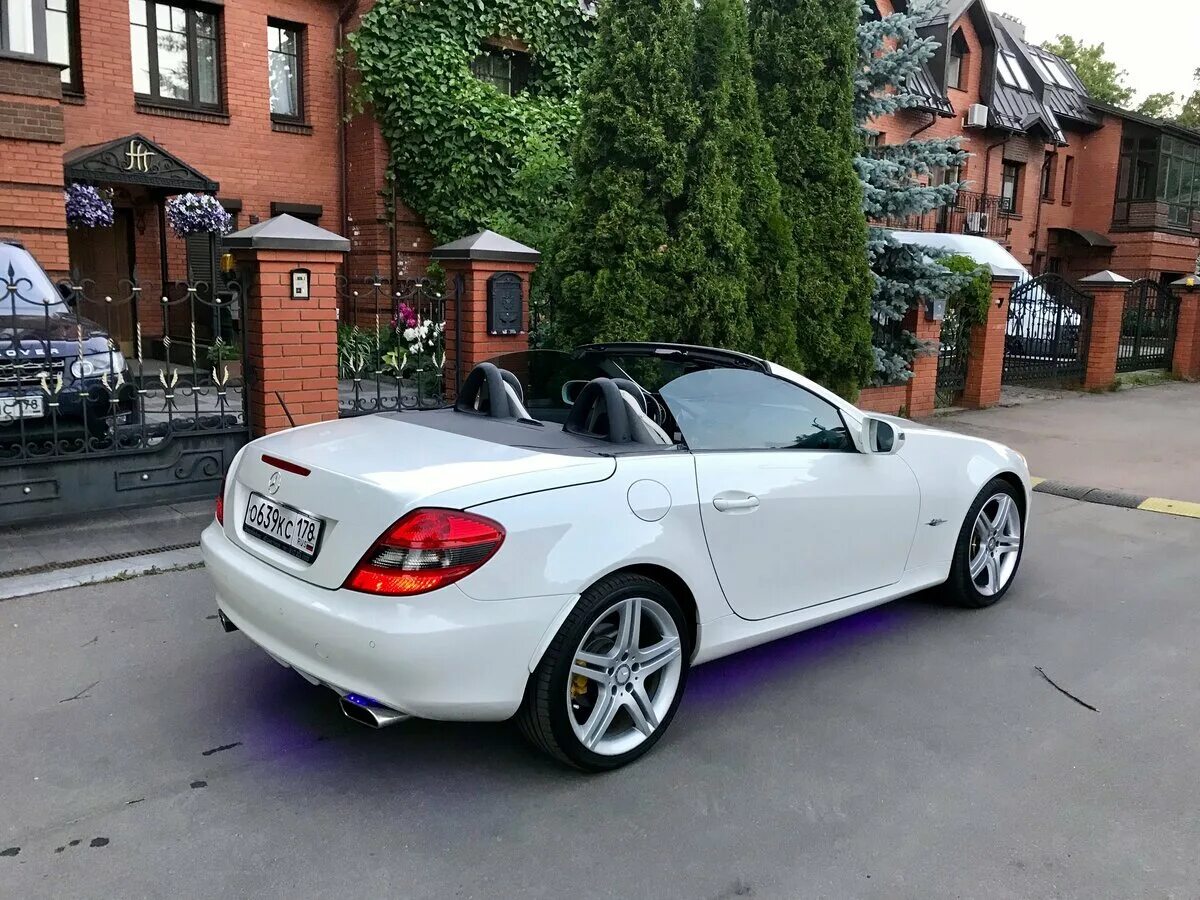 Купить кабриолет бу россия. Mercedes SLK 200. Мерседес СЛК 200 кабриолет. Мерседес SLК кабриолет 2008. Мерседес SLK 200 белый.