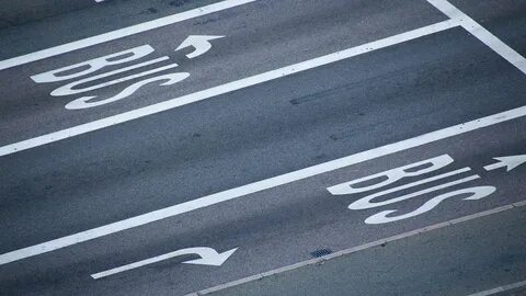 Выделенная полоса в выходные можно ездить