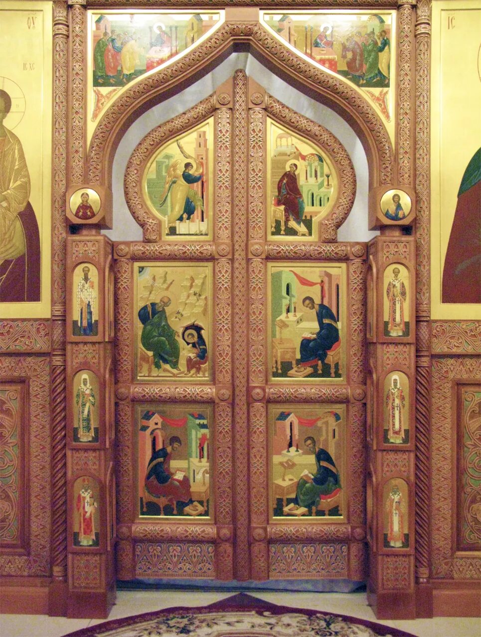 Царские врата и дьяконские двери. Царские врата иконостаса. Царские врата благовещенского собора воронежа. Алтарные врата православного храма. Царские врата иконостаса.