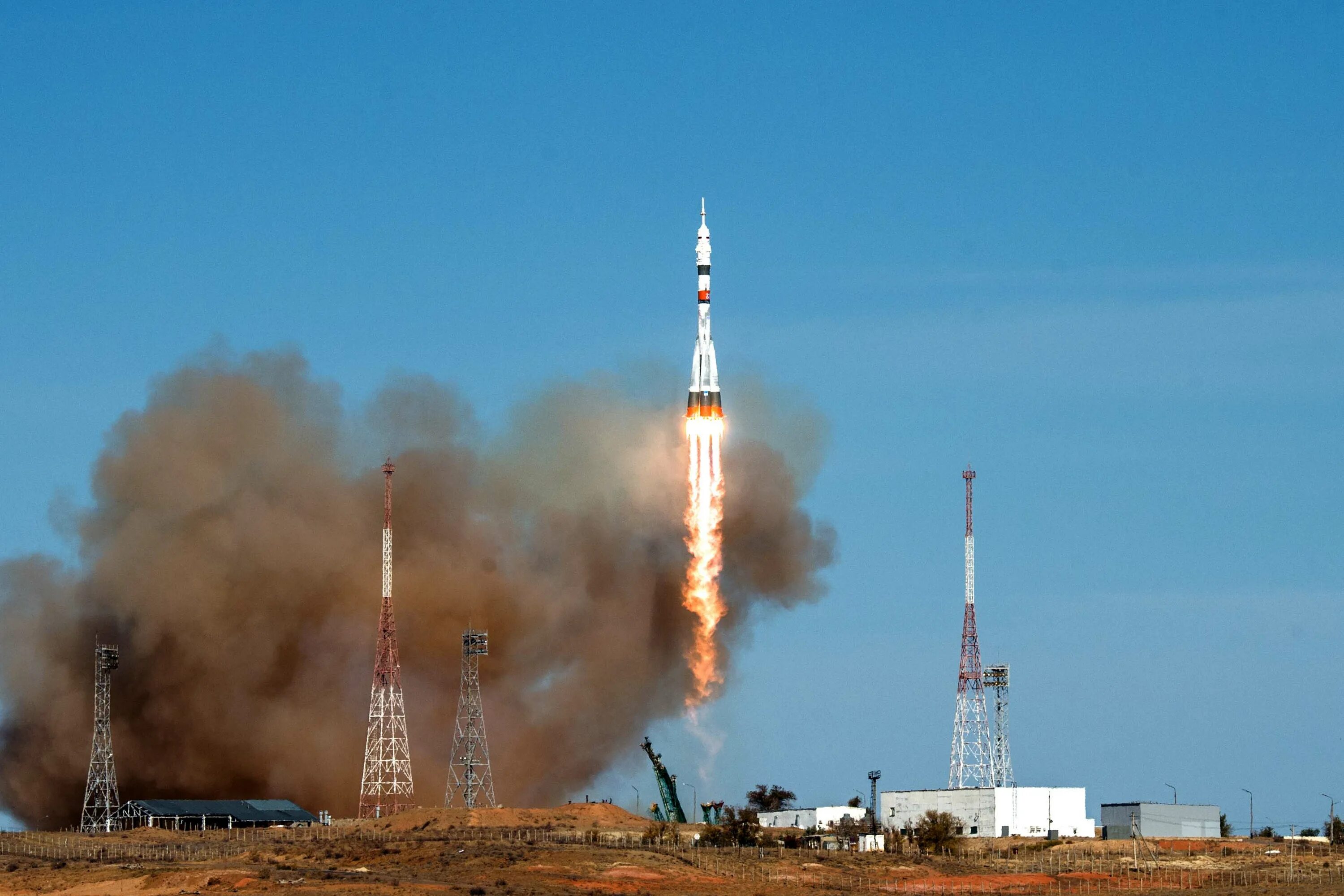 Космодром Байконур старт ракеты Союз-2.1а. Космический корабль Союз МС 17. Ракета Союз-2.1а пилотируемая. Роскосмос космодром Байконур. Место откуда запускают космические корабли