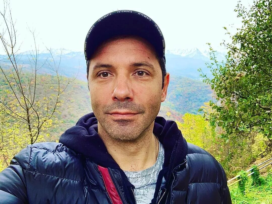 Загородный дом бориса щербакова. Александр петров сейчас 2022. Александр петров переславль-залесский. Сергей безруков фото. Загородный дом артиста щербакова.