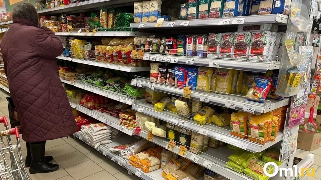 Магазины продуктов в россии. Продуктовый магазин. Импортные продукты. Подорожание продуктов. Подорожали овощи в магазине.