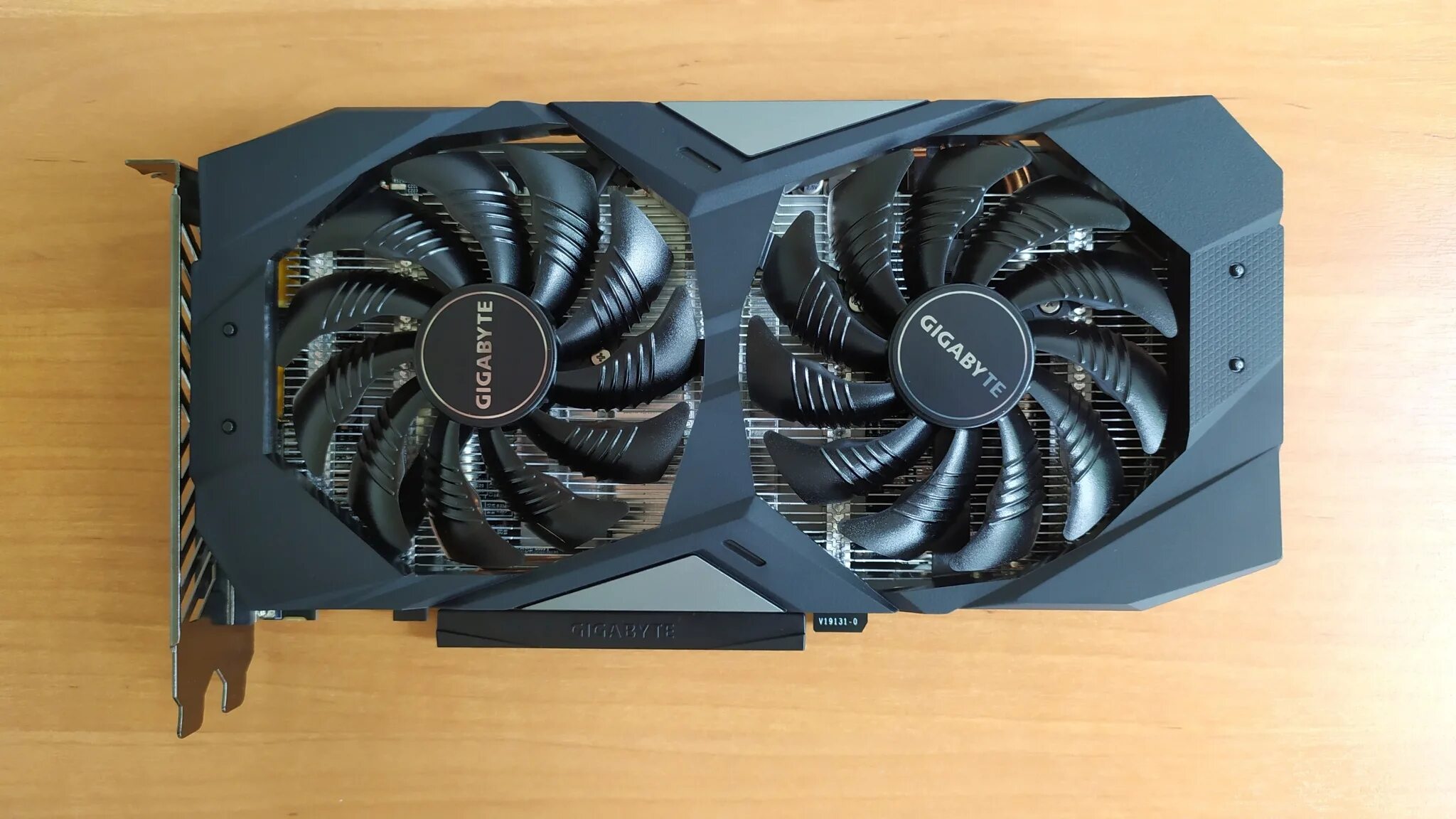 Видеокарта NVIDIA GTX 1650 super. Gigabyte GEFORCE GTX 1650 super OC 4g. GTX 1650 4gb Gigabyte. Gigabyte GTX 1650 super 4gb.