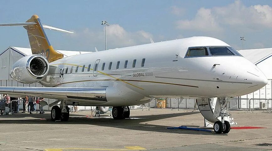 Глобал самолет. Bombardier global 5000. бомбардье global 5000. частный самолет бомбардье. воздушное судно bombardier global 5000 vision.