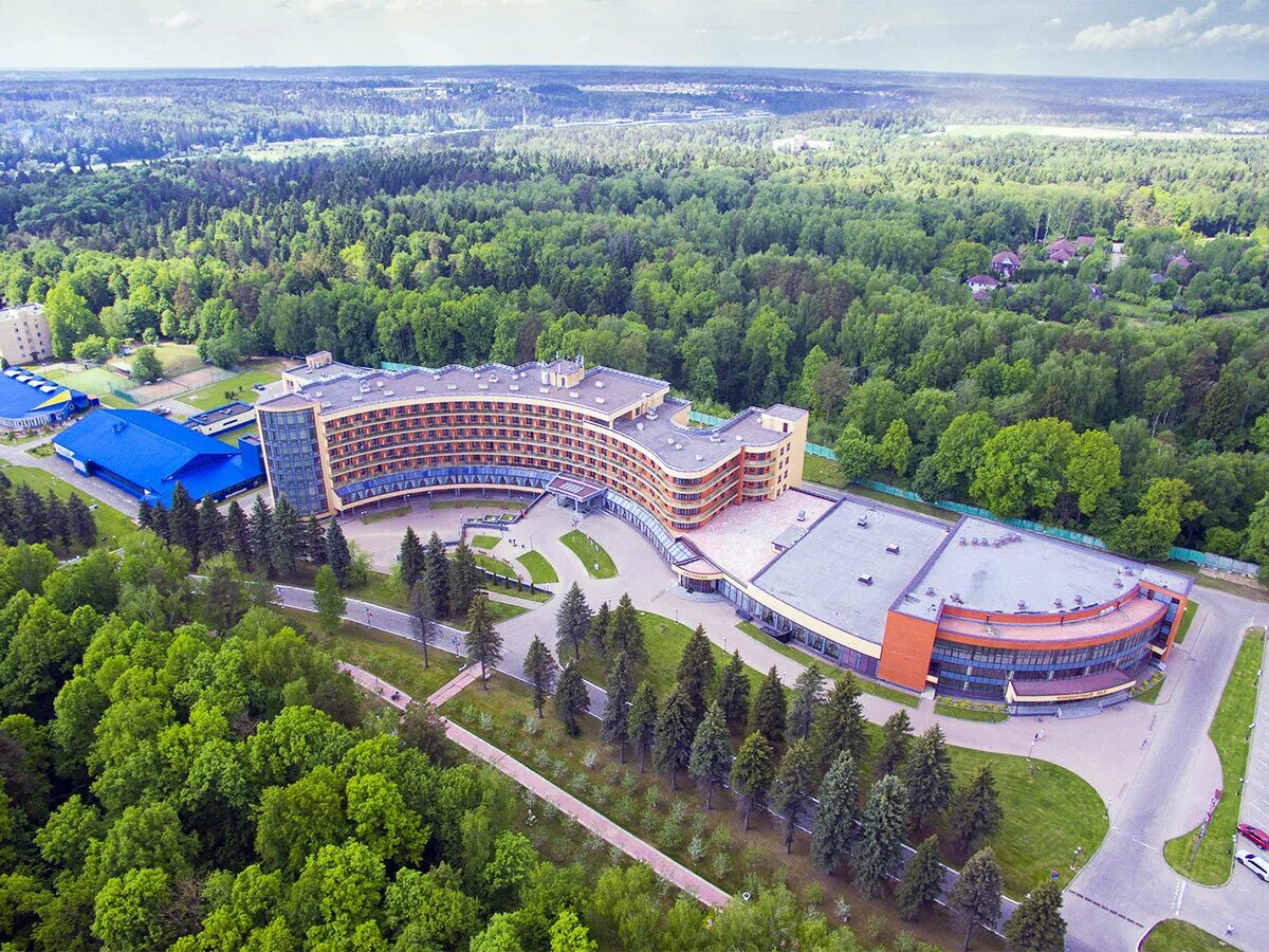 Санаторный комплекс лесной московского метрополитена. Санаторный комплекс лесной московского метрополитена. Оздоровительный комплекс московского метрополитена лесной городок. Поляны пансионат рублево-успенское шоссе. Санаторий в лесном городке от метрополитена.