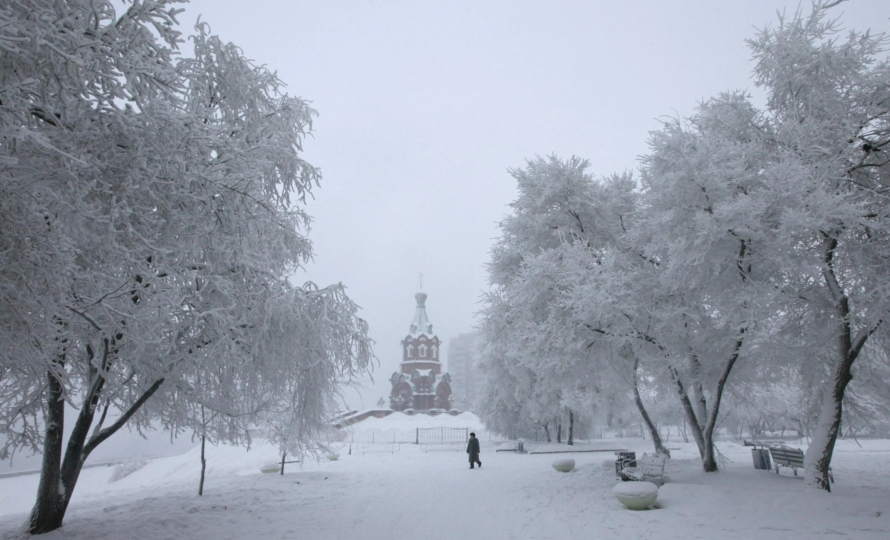Сибирь зимой город. Настоящая зима. Зима в сибирских городах. Морозная зима в городе.