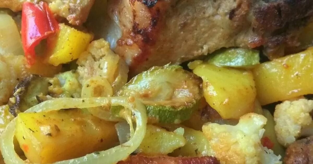Свиные ребрышки с овощами в духовке рецепты. Ребрышки с овощами в духовке. свинина с овощами в духовке. свиные рёбрышки с овощами в духовке. ребра с овощами в духовке.