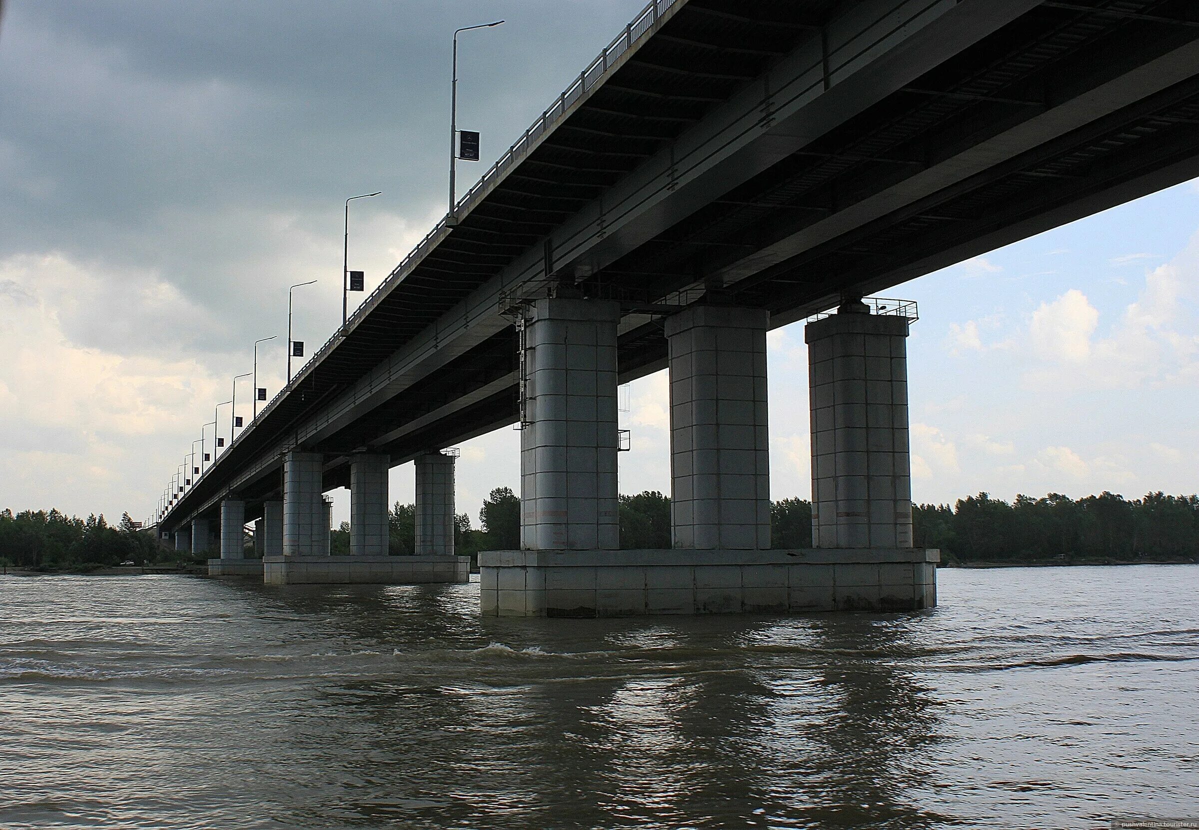 Сайт про барнаул. Новый мост Барнаул. Под животом моста. Барнаул мост 1. Мост Барнаул фото.