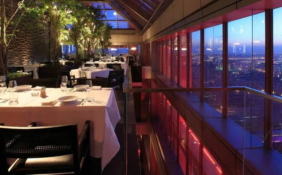 Гостиница пекин крыша. Ресторан в пекине «the red capital club». отель hyatt в пекине ресторан china grill. бар в гостинице пекин на крыше. бейджинг интернациональ ресторан на крыше отель пекин.