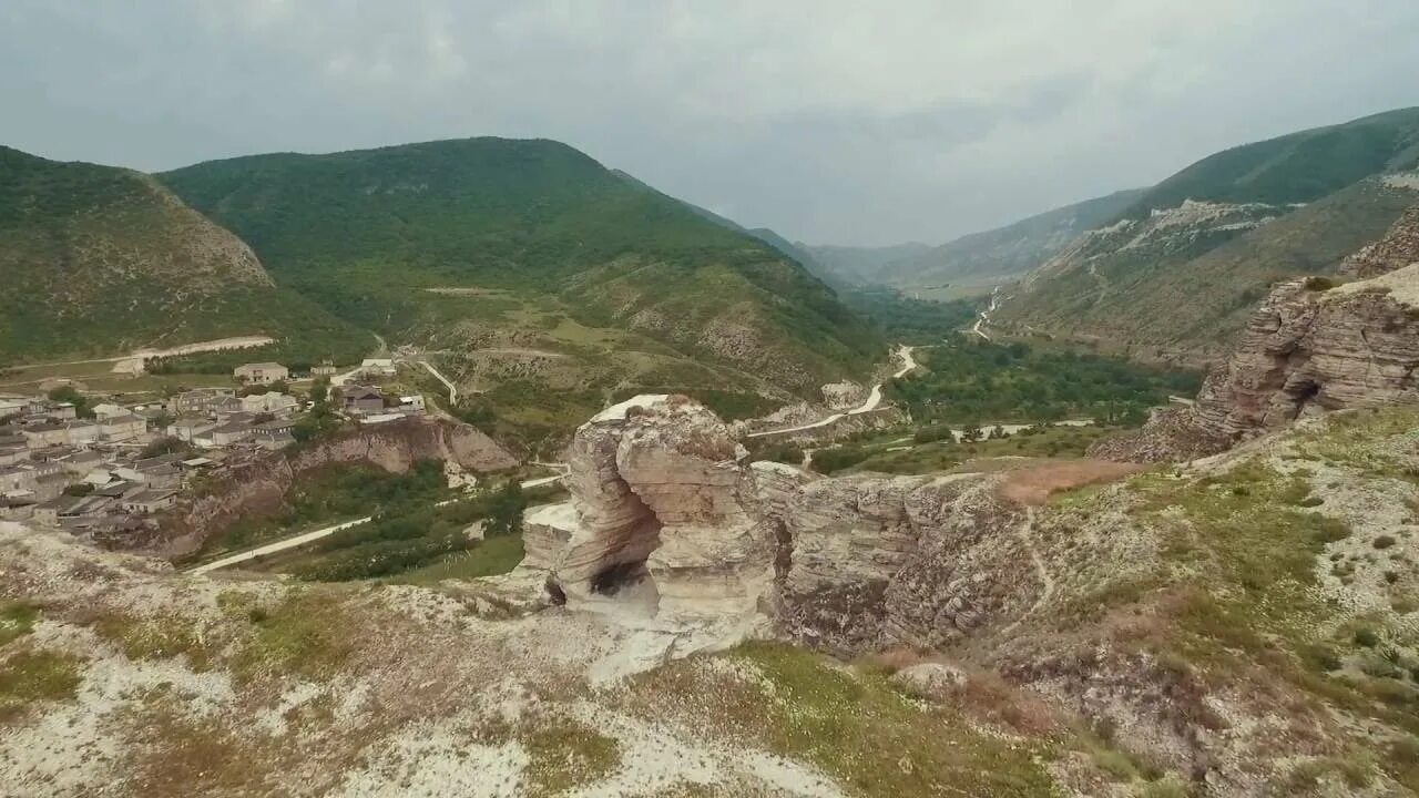 Губден. Губден село в Дагестане. С Губден в Карабудахкентском районе. Губден горы. Село Губден арка.