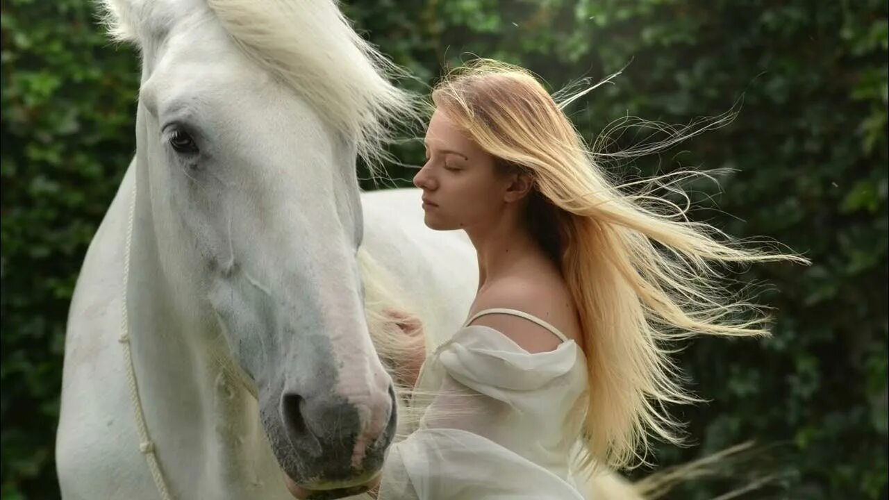Девушка с лошадью. Красивая девушка на коне. 1 women 1 horse. Женщина на лошади. Женщина кобылка.