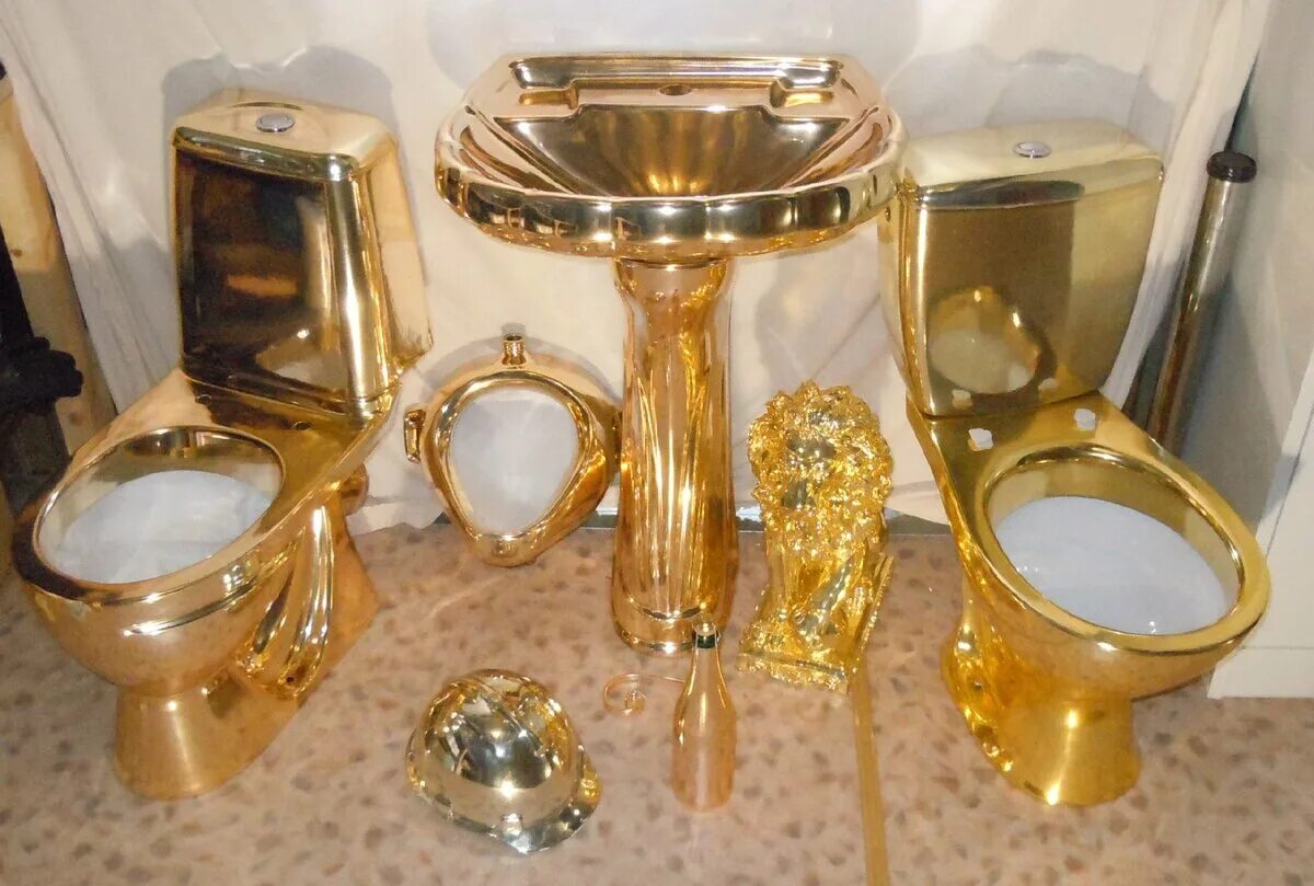 Гальваническое золочение. Позолоченный унитаз. Унитаз с золотом. Унитаз с золотым декором. Золотая раковина и унитаз.