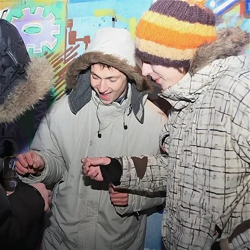 Уннв смысл. Уннв марик и краш. марик маракеш уннв. солисты группы уннв. уннв группа участники.