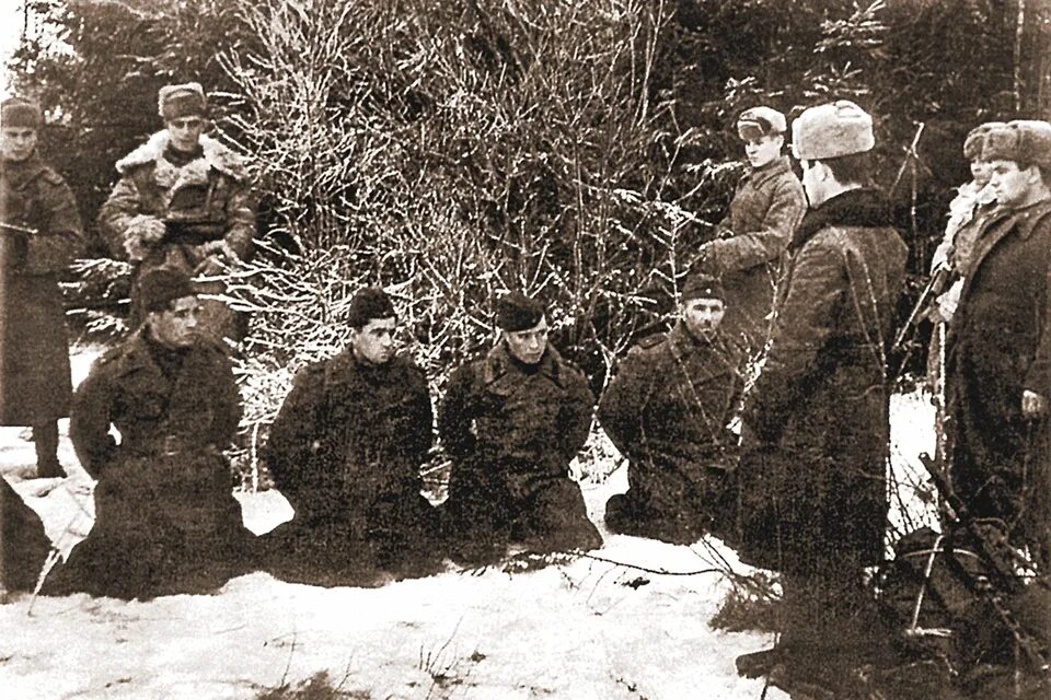 Расстрелы нквд. Контрразведка СМЕРШ 1944. Контрразведка НКВД СМЕРШ. НКВД отдел контрразведки «СМЕРШ». Полевой военный трибунал СССР 1941 1945.