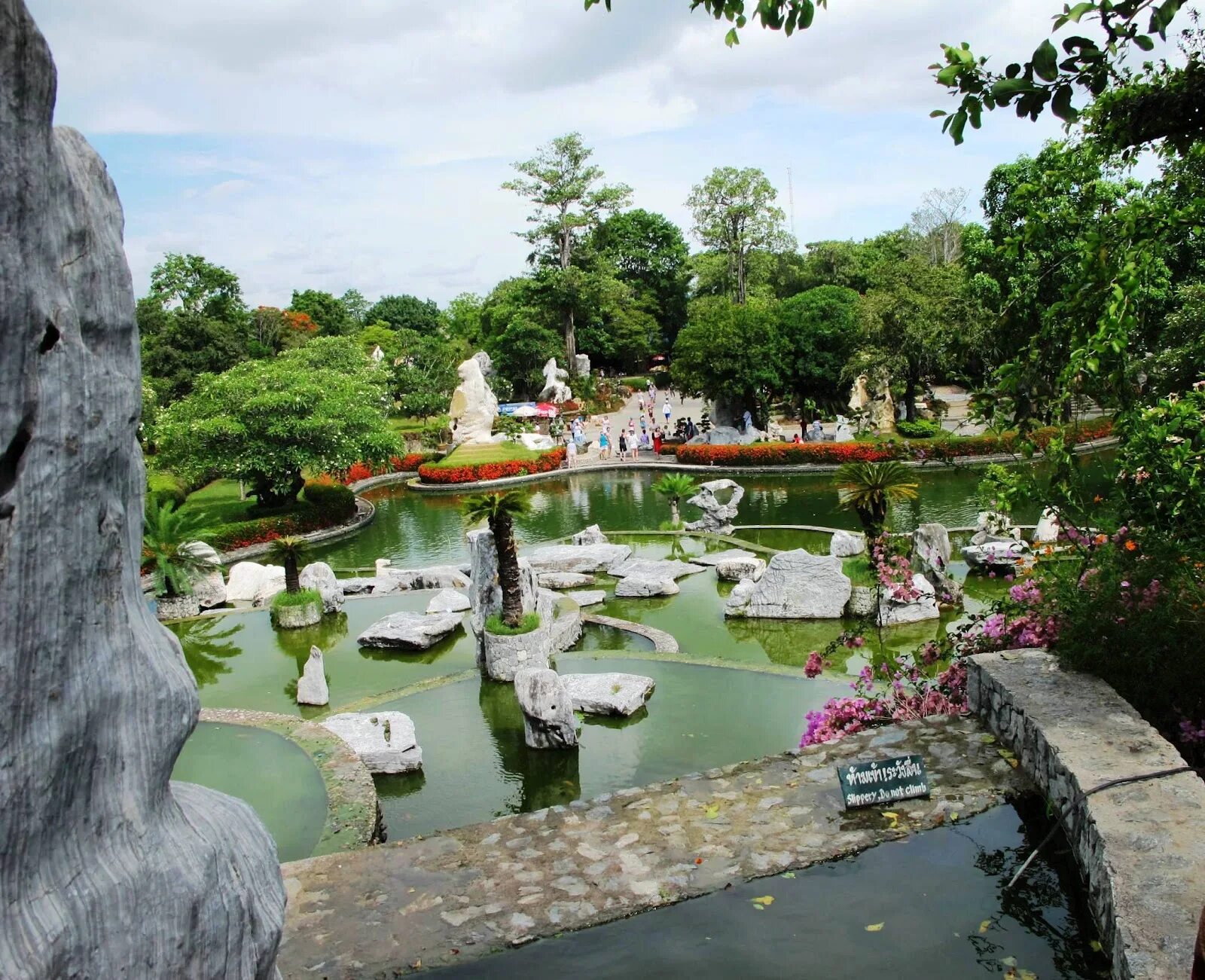 Stone park. Сад миллионолетних камней Паттайя. Парк миллионолетних камней в Паттайе. Тайланд сад миллионолетних камней. Паттайя парк миллионолетних камней и крокодиловая ферма.
