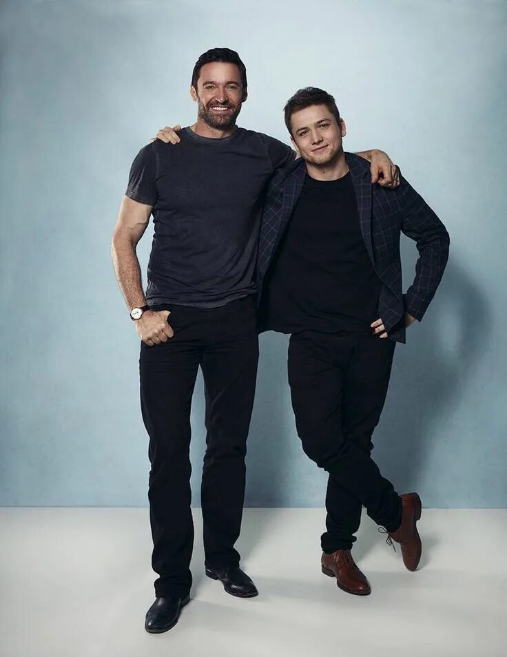 Hugh jackman eddie the eagle. Taron egerton and хью джекман. Эджертон тэрон росомаха. Тэрон и хью джекман. Эджертон и хью джекман.