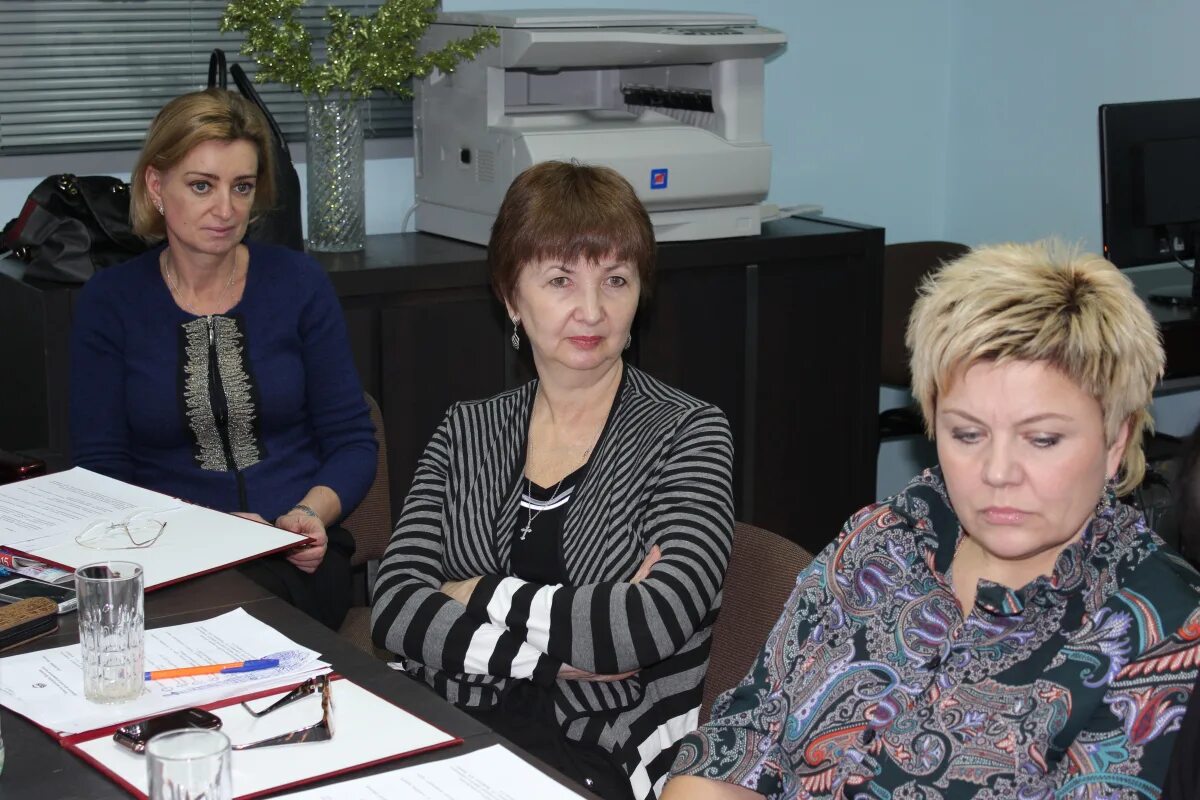 б нотариальная палата.