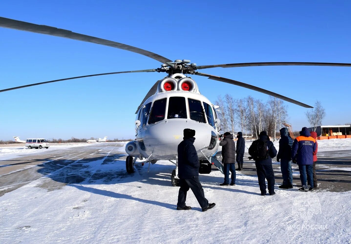 Ми 8 россия. Ми 8 новый. Ми-8 МЧС России. Ми 8 спасательный. Вертолет ми-8 МЧС России.