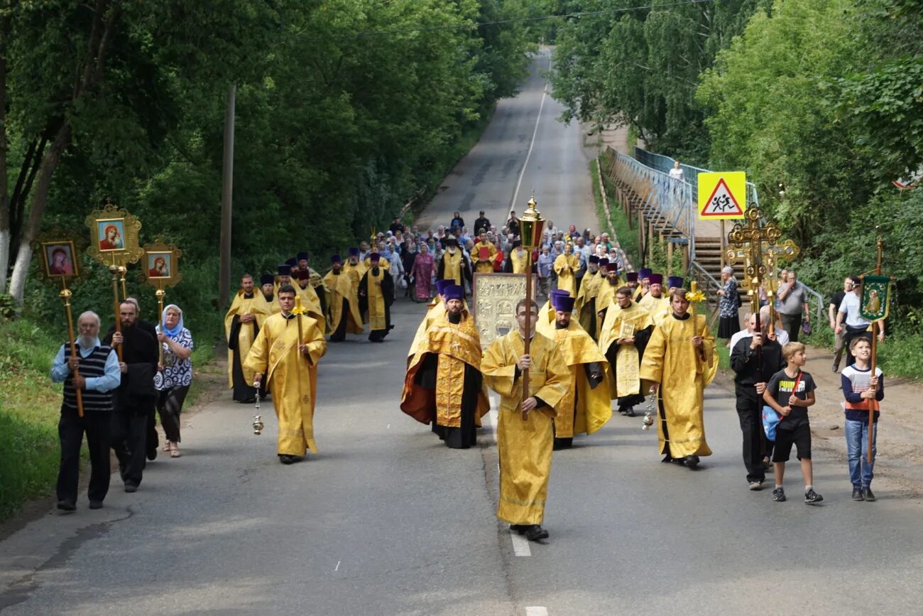 Крестный ход новосибирск. Какого числа крестный. Крестный ход великорецкий люди. Какого числа крестный. Свято троицкий храм крестный ход богослужения.