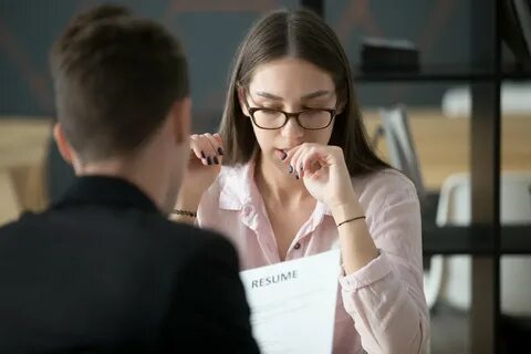 Не смотрю на человека при разговоре
