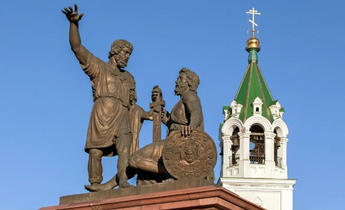 Памятник минину и пожарскому нижний новгород фото Путешествие по М-12: до Нижнего Новгорода теперь можно доехать быстрее