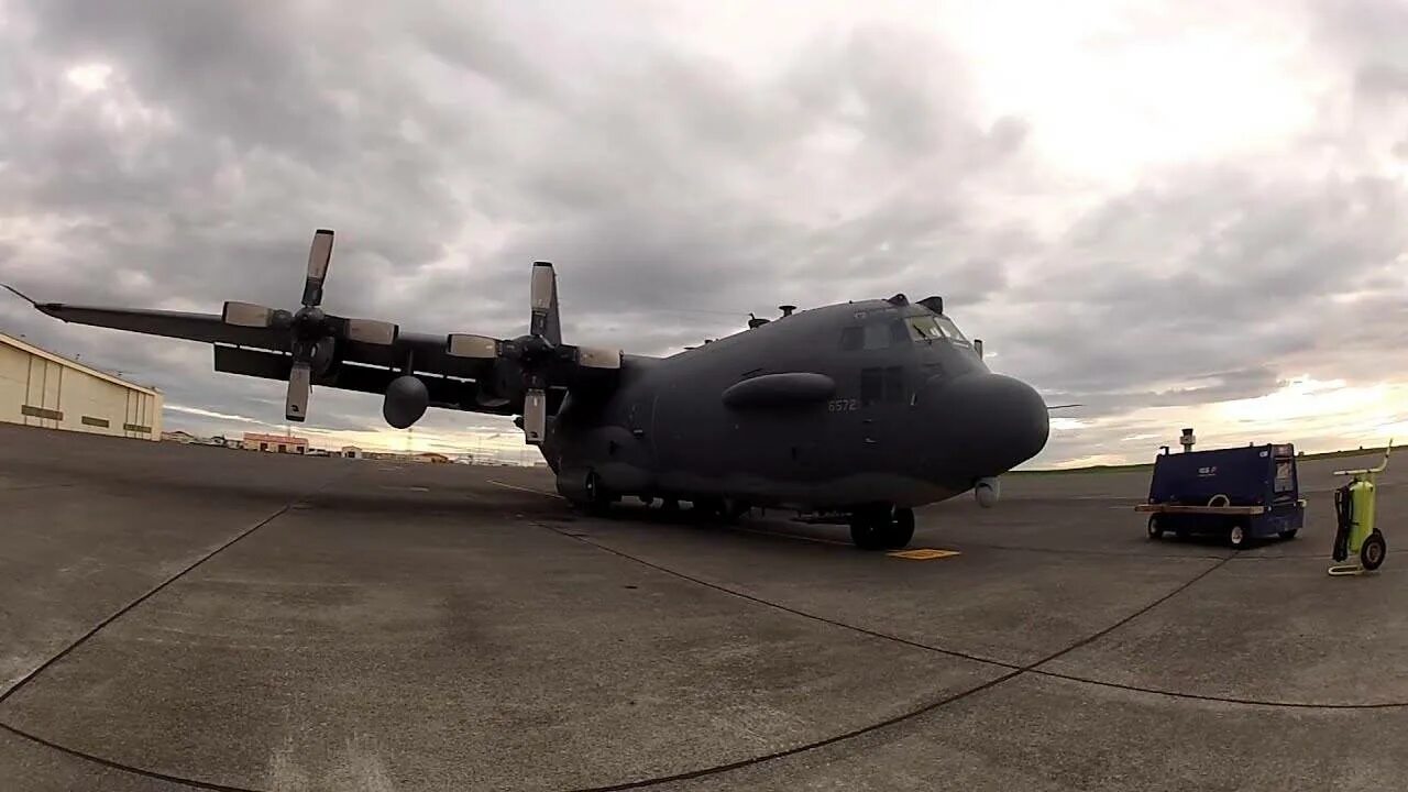 Lockheed AC-130 Spectre. Летающая батарея Lockheed AC-130. AC-130u. Lockheed AC-130 Spectre Camera. 130 spectre