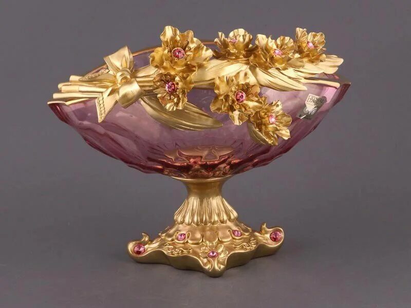 Хрустальная конфетница кобальт богемия. Фарфоровые вазы. Фарфоровые изделия. Конфетница богемия урановое стекло. Гусь хрустальный хрусталь.