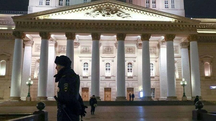 Здание спецслужб в Москве. Служба безопасности большого театра в Москве. Трошкин возле большого театра. Мы взорвём большой театр. Ушел из большого театра