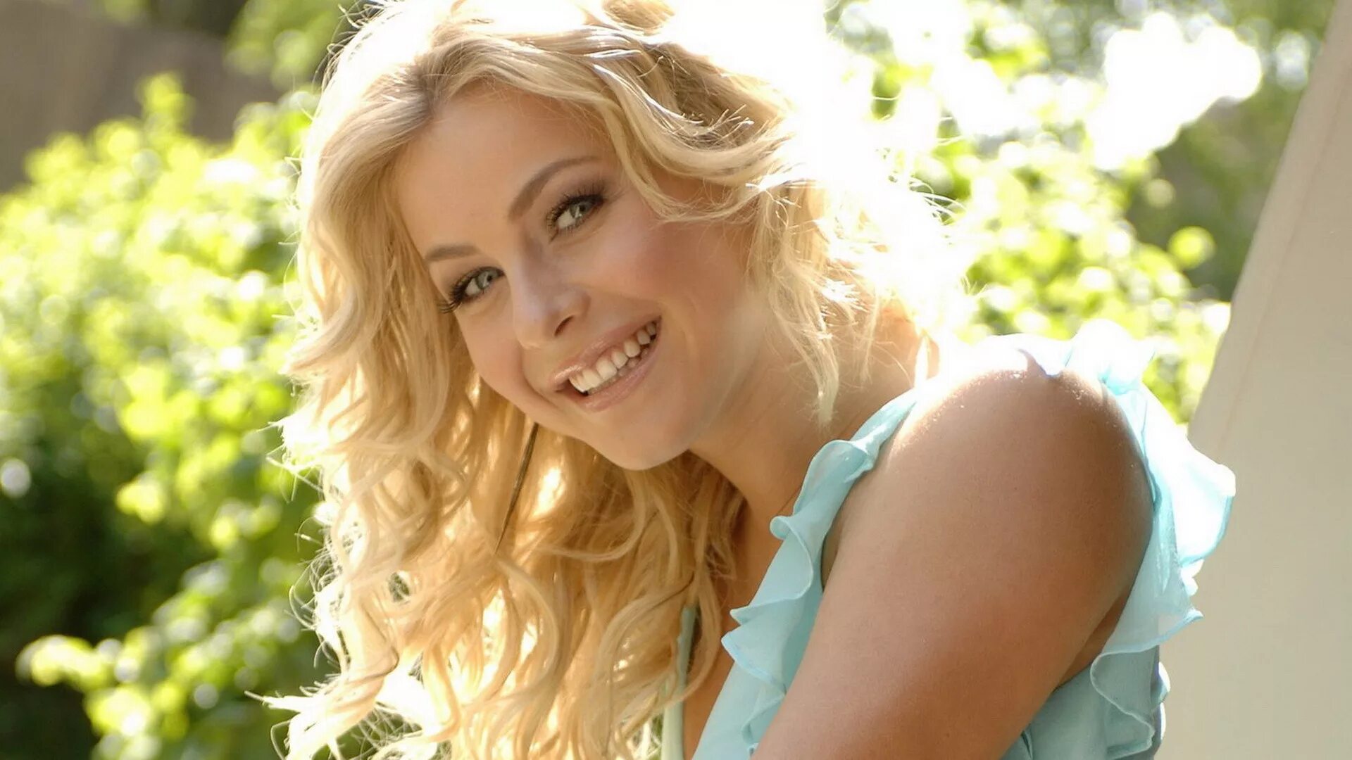 Элиша катберт 2004. Бриджит уилсон мортал комбат. Катберт elisha cuthbert. Элиша катберт. Элиша катберт.