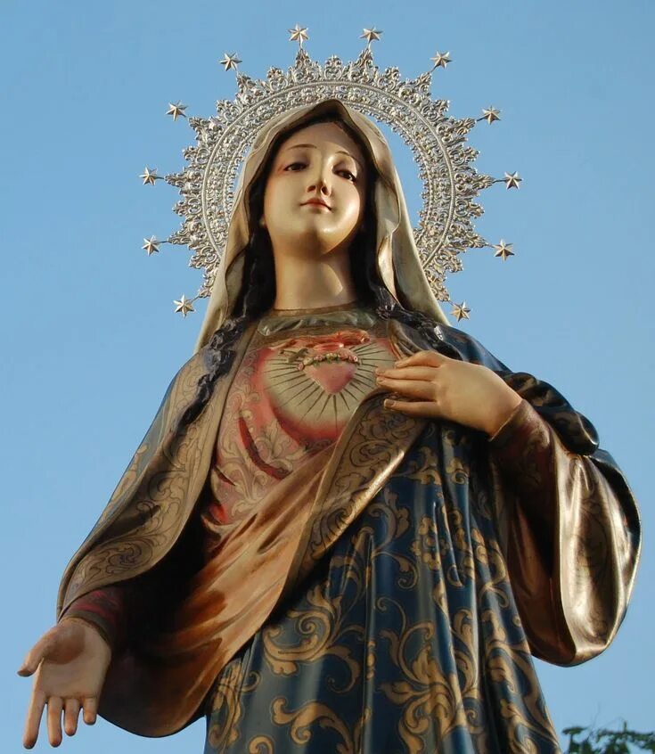 Virgen Maria модель. La virgen москва