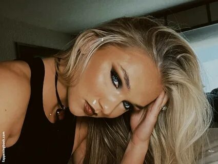 Julia Hart Nude OnlyFans Leaks.