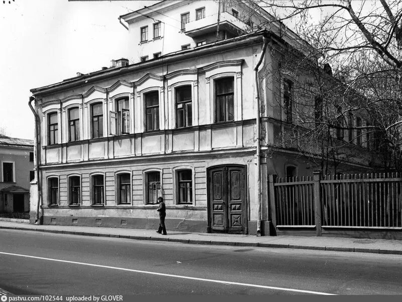 Street Vorontsovo Field - Узнай Москву