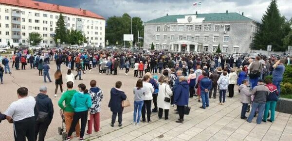 День города Ишимбай 2021. Митинг в Ишимбае. Ишимбай сейчас. Площадь Ишимбая народ.